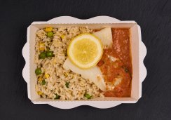 Палтус с соусом кари и рисом по-гавайски