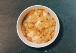 Пшенная каша с сыром маскарпоне и запеченой грушей