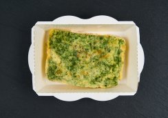 Омлет с индейкой, шпинатом и фетой