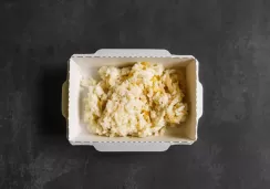 Рисовая каша с тушеными яблоками с корицей