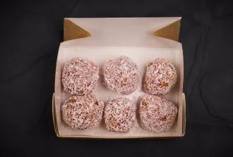 Кокосовая конфета с яблоком и курагой