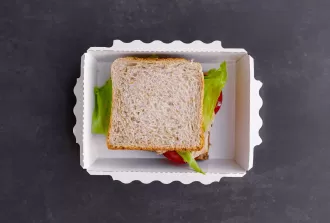 Сэндвич с индейкой и томатом