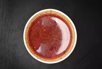 Борщ с черносливом и греческим йогуртом