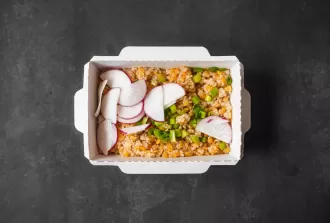 Чечевица с томатом и кускусом