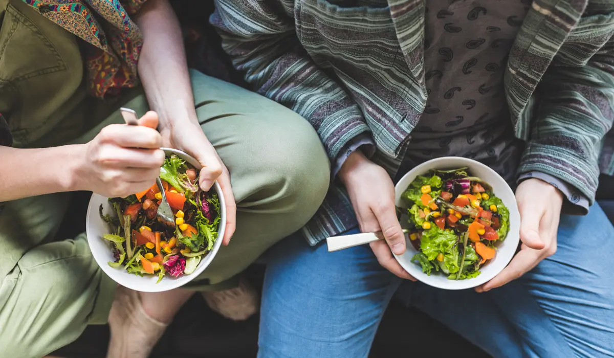  Сбалансированное питание при индивидуальных ограничениях: свежие овощные салаты как пример здорового рациона